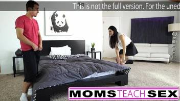 Teens first time squirting orgasm with mother and son